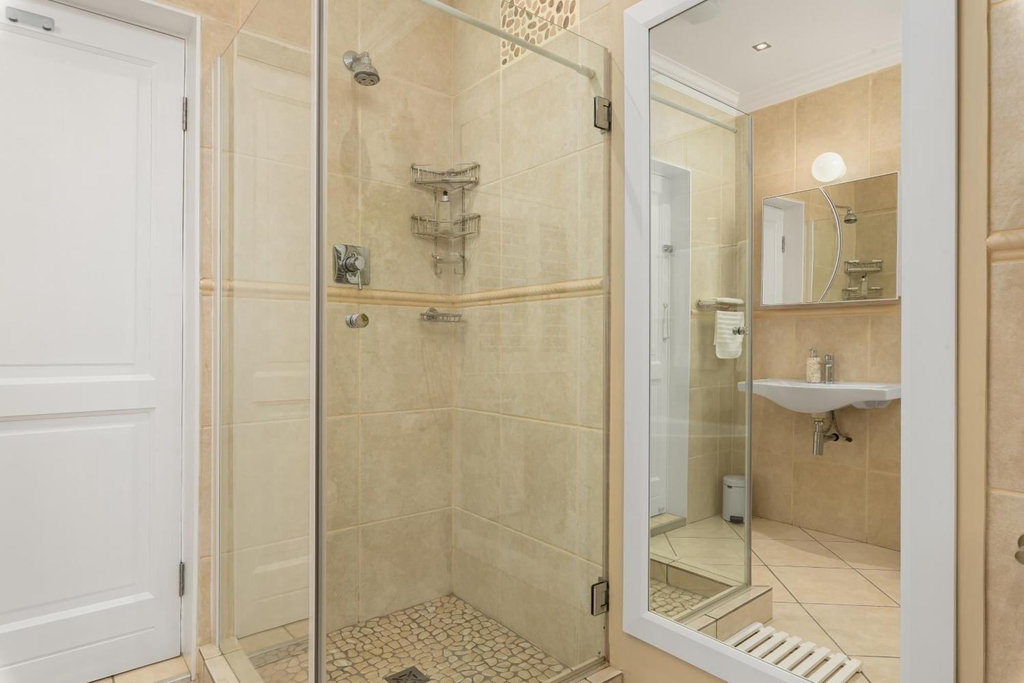Meerendal Cottage-Affordable Luxury-Private Garden With Pool & Hot Tub Kapsztad Zewnętrze zdjęcie