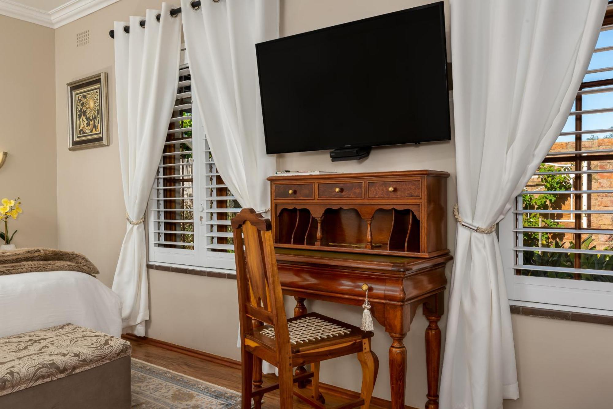 Meerendal Cottage-Affordable Luxury-Private Garden With Pool & Hot Tub Kapsztad Zewnętrze zdjęcie